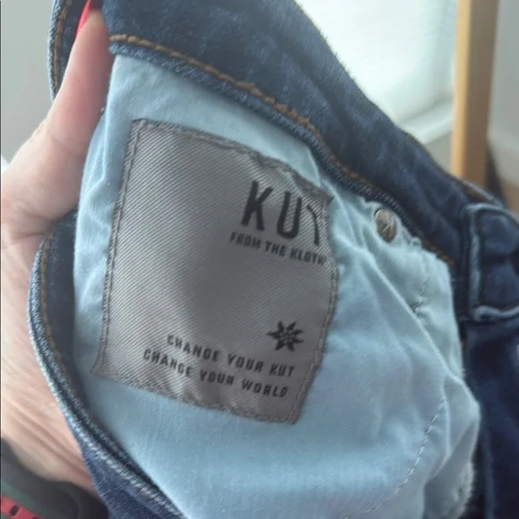 GUC Kut from the Kloth High-Waisted Black Ankle Cropped Fray Jeans - Picture 8 of 9